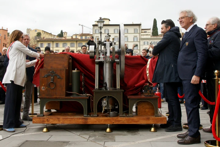 ingrandisci immagine
