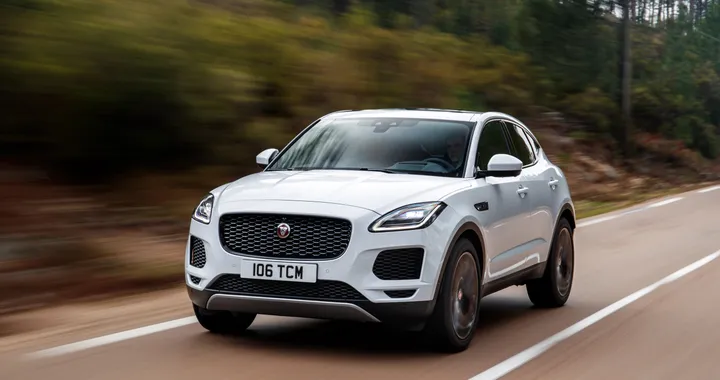 Jaguar E-PACE: arrivano Intelligenza Artificiale e sospensioni adattive