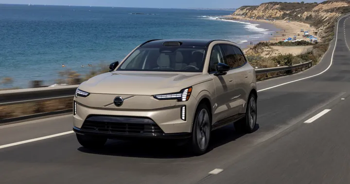 Volvo non sarà un marchio solo elettrico nel 2030. Rivisti i piani di elettrificazione