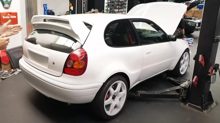 GR Yarolla: Corolla anni ’90 con cuore e prestazioni della GR Yaris