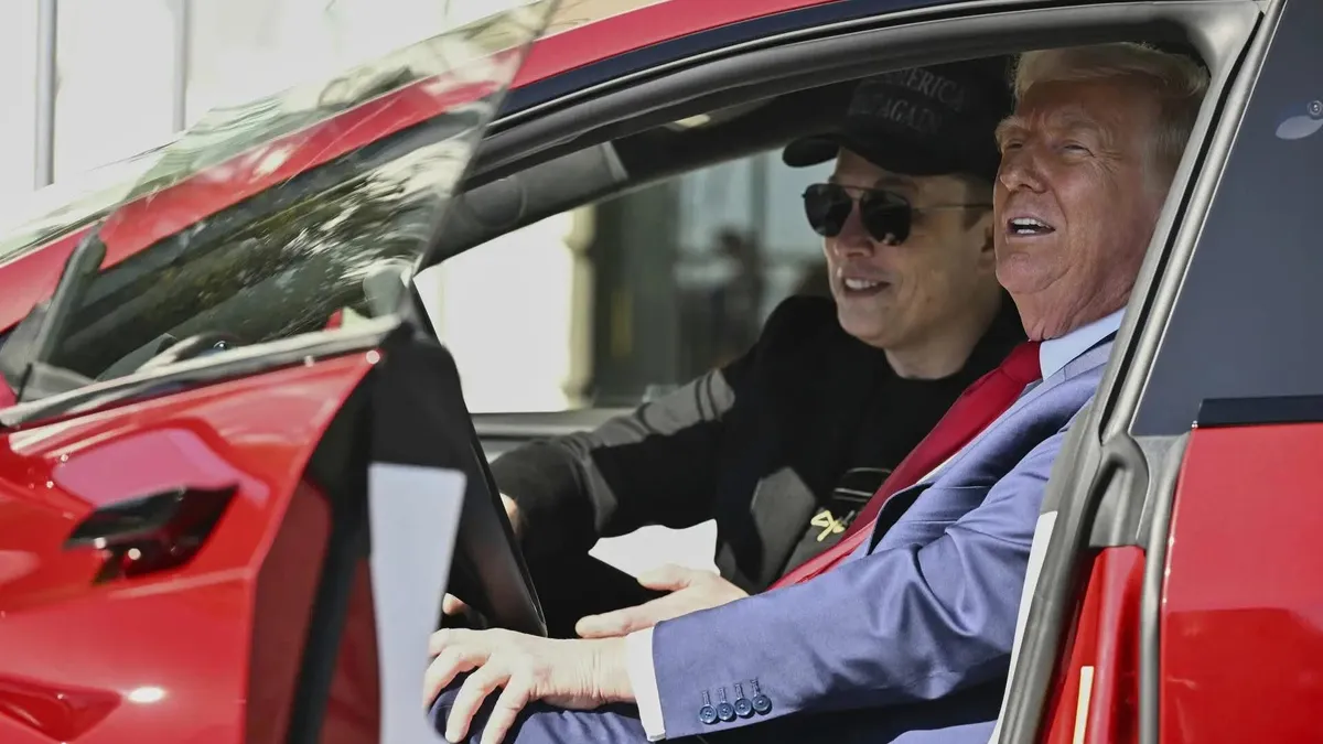Dopo la rottura, Trump vuole sbarazzarsi della sua Tesla Model S rossa