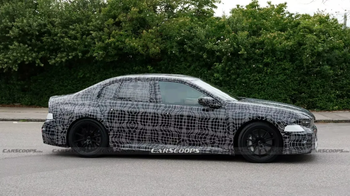 La BMW M3 elettrica si svela un po' di più: muscoli e 4 motori elettrici