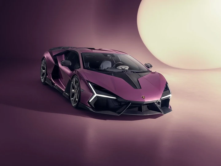 La Lamborghini Revuelto di Novitec celebra la Diablo SE 30 del 1993