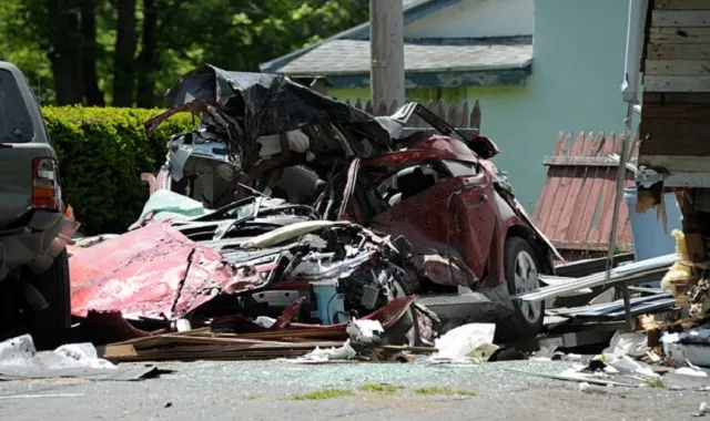Chevrolet Volt distrutta in un incidente, nessun accenno d´incendio (video crash test)