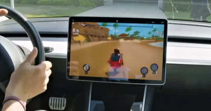 Tesla e videogiochi in auto: Elon Musk all'E3 2019, da Fallout a Beach Buggy