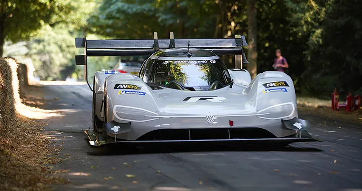 Volkswagen I.D. R Pikes Peak: record elettrico a Goodwood