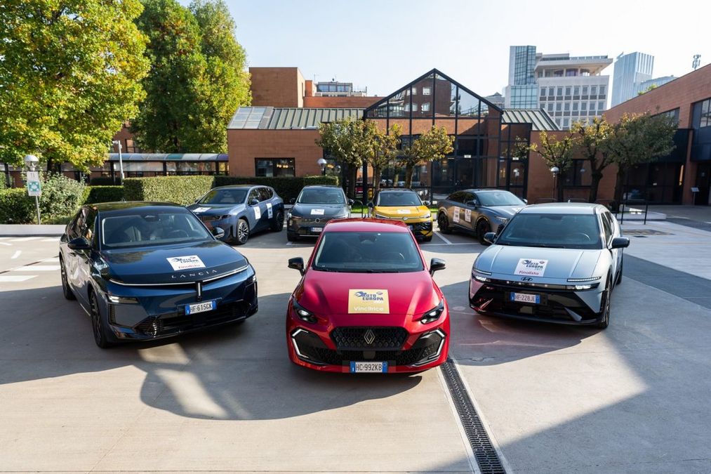 Auto Europa 2027: vince la Renault Clio, premiate anche Lancia Gamma e Hyundai Ioniq 3