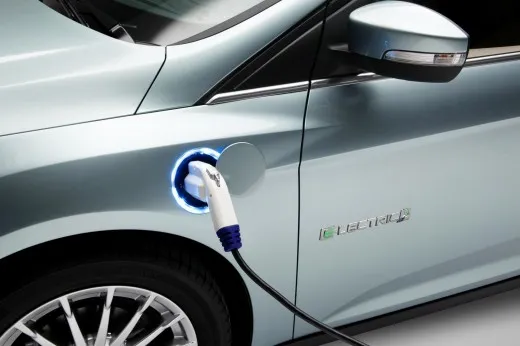Il mercato delle auto elettriche ancora troppo debole in Italia