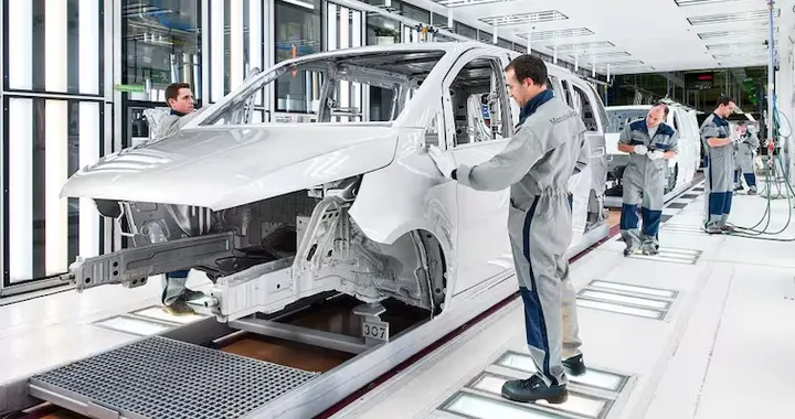 I van Mercedes su un'unica piattaforma: l'elettrico accoglierà il motore termico