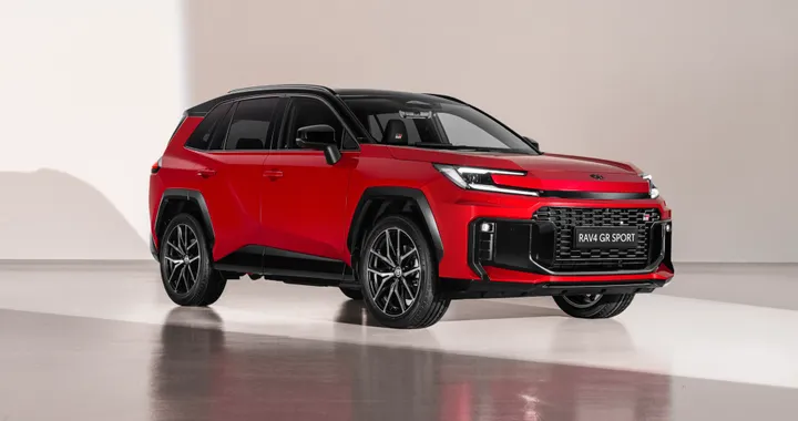 Nuova Toyota RAV4, partono ufficialmente gli ordini in Italia