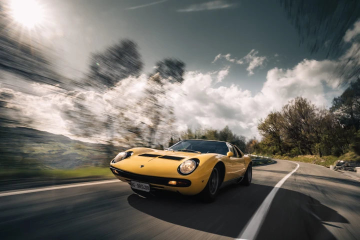 Lamborghini Miura, i sessant'anni della prima supercar