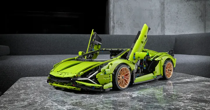 Lamborghini Sián diventa un modellino LEGO Technic | Immagini
