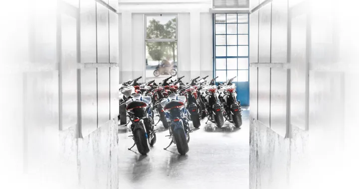 MV Agusta Ride 4 Long: quattro anni di garanzia per le moto acquistate a giugno