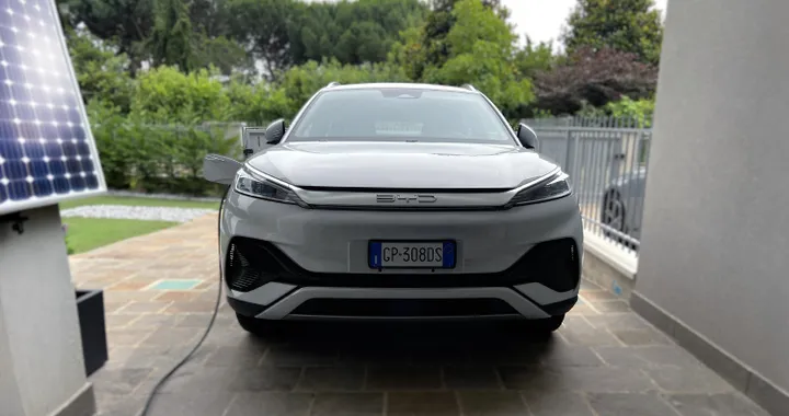 Un mese con auto elettrica e fotovoltaico, facciamo i conti. 1.200 km con BYD Atto 3