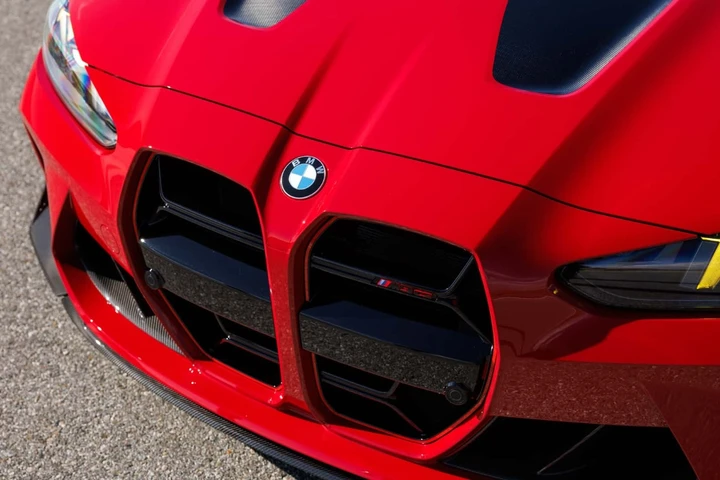 BMW M3 CS col cambio manuale: il canto del cigno si celebra in America