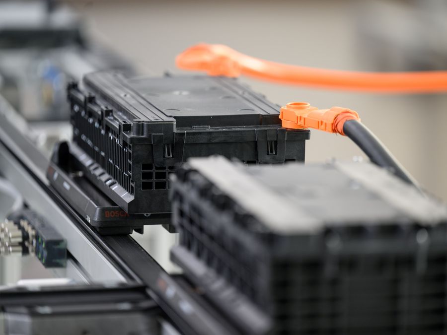 Mercato batterie auto elettriche: CATL e BYD dominano. Insieme valgono il 55%