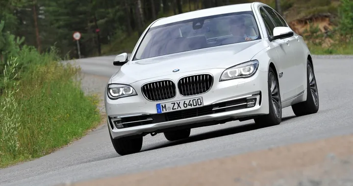 BMW Serie 7: foto ufficiali