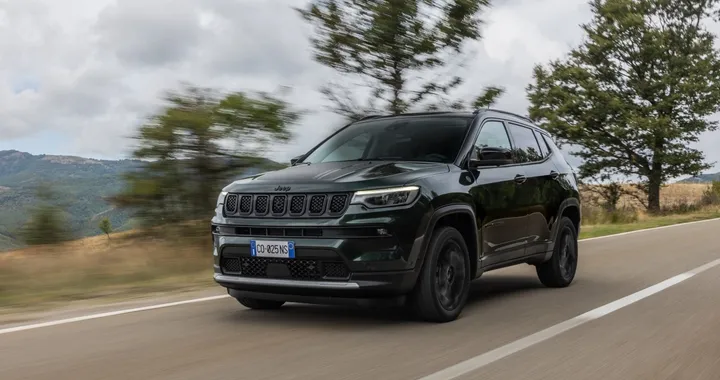 Jeep celebra un milione di Renegade e Compass vendute con la North Star Edition
