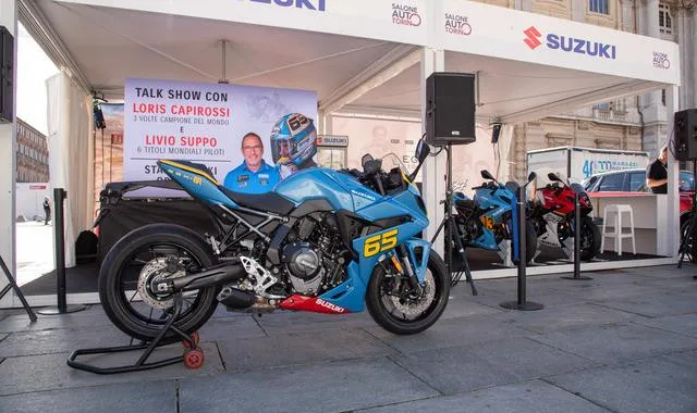 Capirossi al Salone Auto Torino: svelata la Suzuki GSX-8R Legend Edition