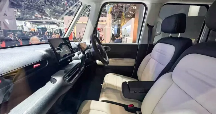 BYD Racco, svelati gli interni della prima kei car del marchio cinese BYD Racco, svelati gli interni della prima kei car del marchio cinese