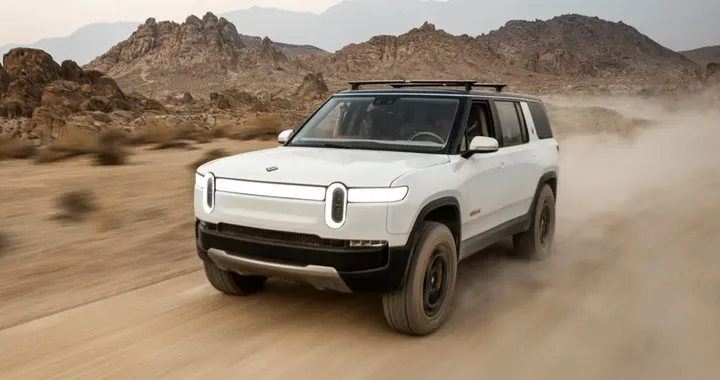 Rivian adotta lo standard di ricarica di Tesla. Hyundai ci sta pensando
