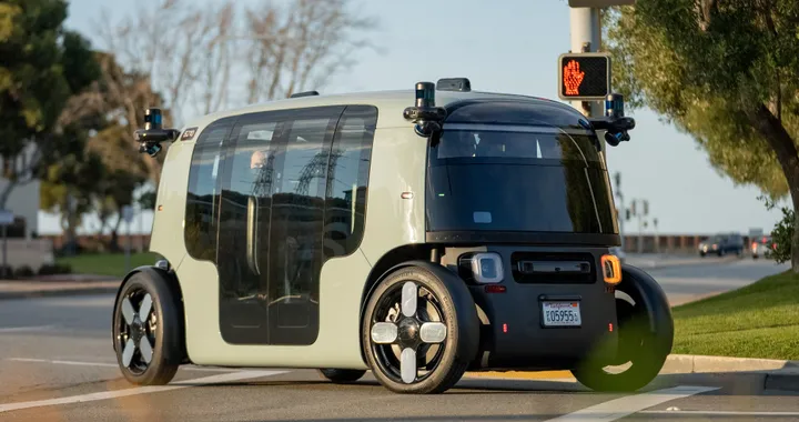 Zoox inizia a testare i suoi robotaxi sulle strade della California