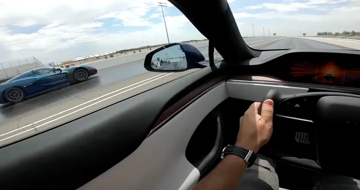 Tesla Model S Plaid vs Rimac Nevera: le due super elettriche nella sfida di velocità