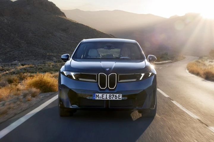 BMW: in arrivo una nuova versione per il SUV iX3