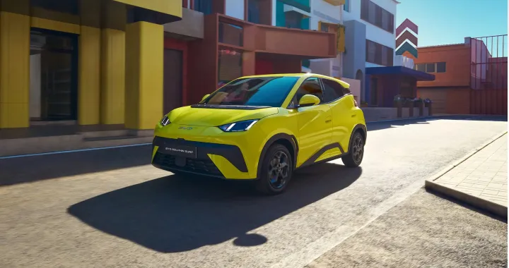 Nuova BYD Dolphin Surf, tutto su allestimenti e dotazioni