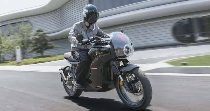 Honda E-VO, la prima "vera" moto elettrica è una café racer