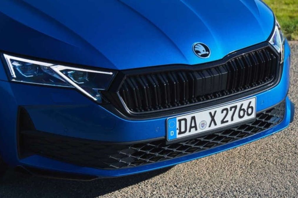 Anteprima: Skoda non molla il termico: ci sarà una versione full hybrid della Octavia