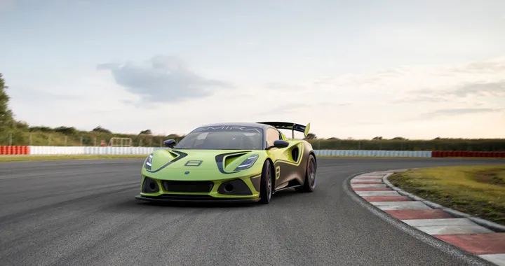 Lotus Emira GT4: l'ultima con motore endotermico si prepara per le corse
