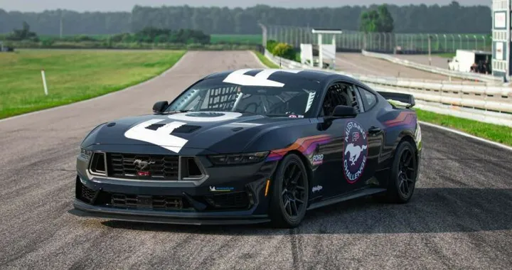 Ford Mustang Dark Horse R, ecco la nuova sportiva pensata solo per la pista