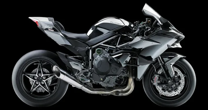 Kawasaki Ninja H2 e H2R: al via le prenotazioni 2016