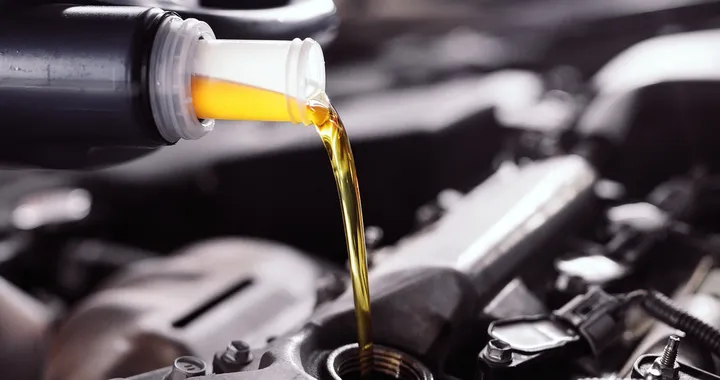 In offerta il kit per il tagliando con filtri, candele e olio motore