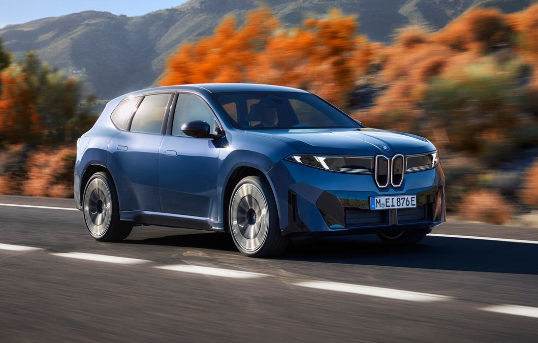 La nuova BMW iX3 si presenta, l'era Neue Klasse parte da qui. Caratteristiche e prezzi