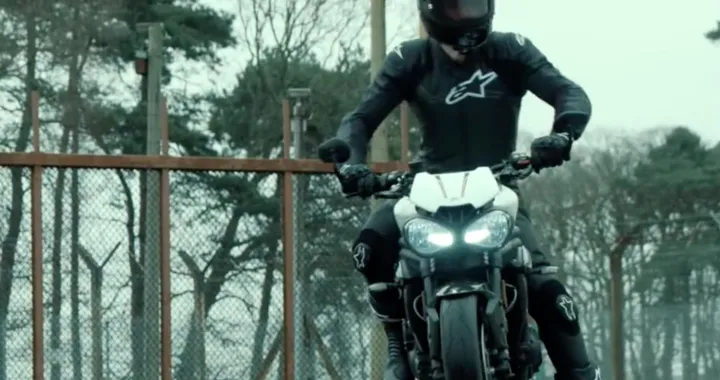 Nuova Triumph Speed Triple: i primi teaser