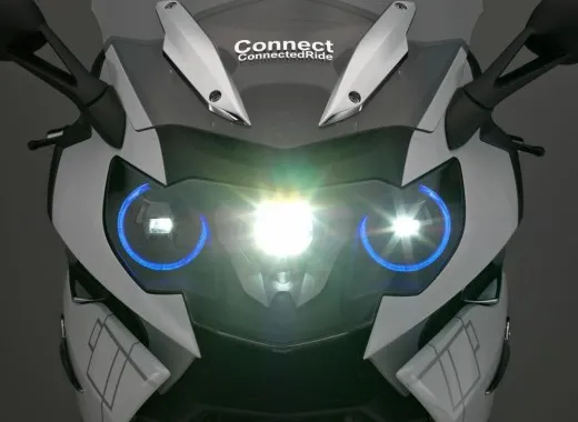 BMW Motorrad: fari laser moto e casco con HUD