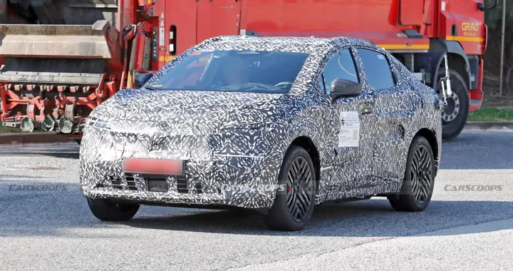 Nissan Leaf, la nuova generazione si fa vedere su strada. Ecco le foto spia