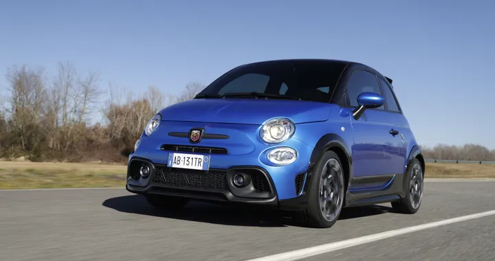 Abarth 695 Tributo 131 Rally, nuova serie limitata che omaggia il passato
