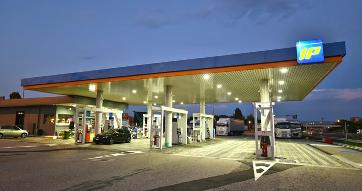 La rete di stazioni IP cambia proprietà e passa agli azeri di Socar