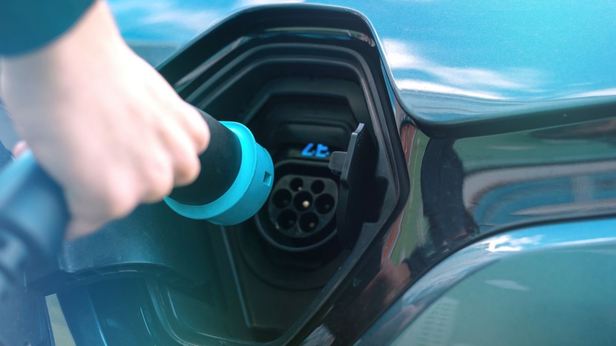 Ricarica auto elettriche, serve più competizione tra gli operatori