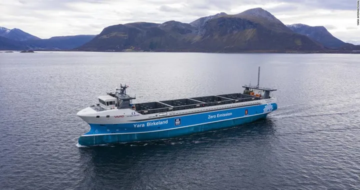 Norvegia: la prima nave cargo elettrica è senza equipaggio. Pronta a salpare
