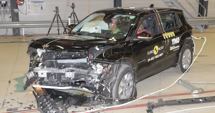 Crash test Euro NCAP, solo 3 stelle per la Jeep Avenger