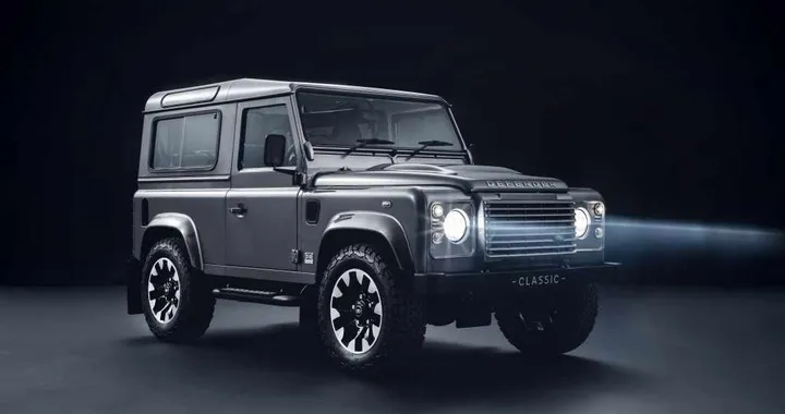 Land Rover Defender: seconda vita per il vecchio modello grazie al kit ufficiale