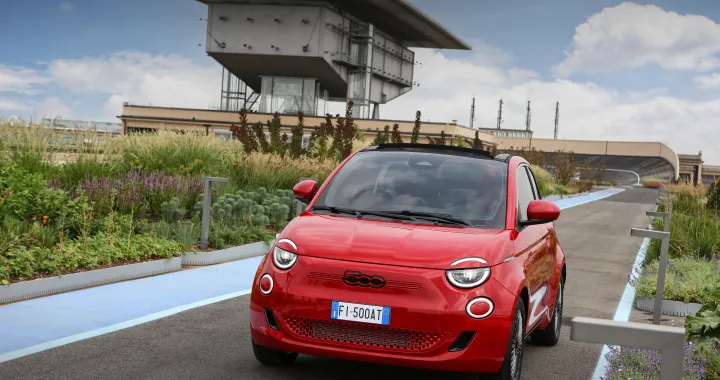 La Fiat 500 anche ad agosto 2022 è l'elettrica più venduta in Italia