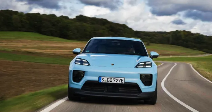 Porsche, elettrico in stand-by: ecco quando torna la Macan a benzina