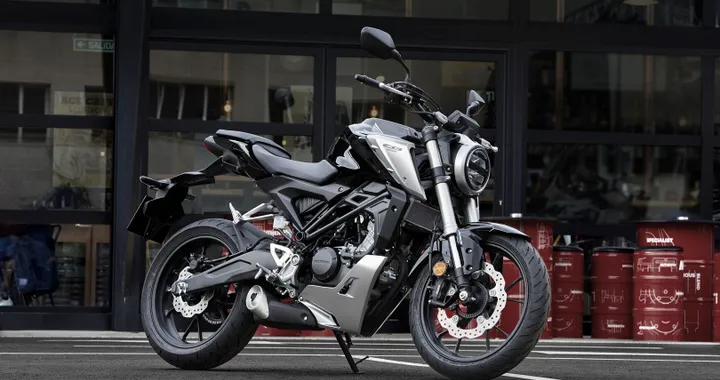 Honda, in un brevetto i segreti della CB125R elettrica