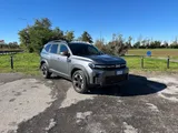 Dacia Bigster: funzionalità e praticità dal C-SUV con cambio manuale | Video