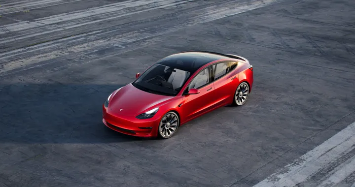 Tesla taglia i prezzi delle Model 3 e Model Y in Italia